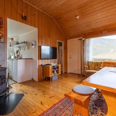 Peaceful Retreat In The Norwegian Mountains Ulsteinvik