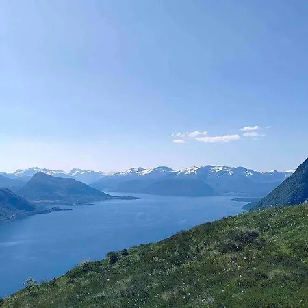 Peaceful Retreat In The Norwegian Mountains *