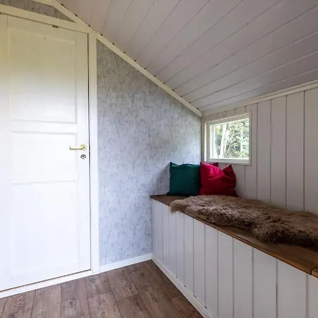 Peaceful Retreat In The Norwegian Mountains Ulsteinvik