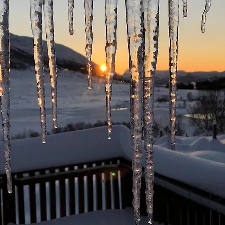 Peaceful Retreat In The Norwegian Mountains Semesterbostad Ulsteinvik