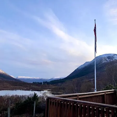 Peaceful Retreat In The Norwegian Mountains * Ulsteinvik