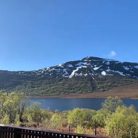 Peaceful Retreat In The Norwegian Mountains Semesterbostad Ulsteinvik
